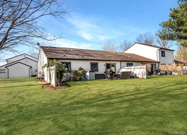 36 Blue Point Road E, Holtsville, NY 11742