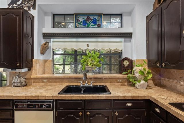 2 Sunset Lane, Fort Worth, TX 76108