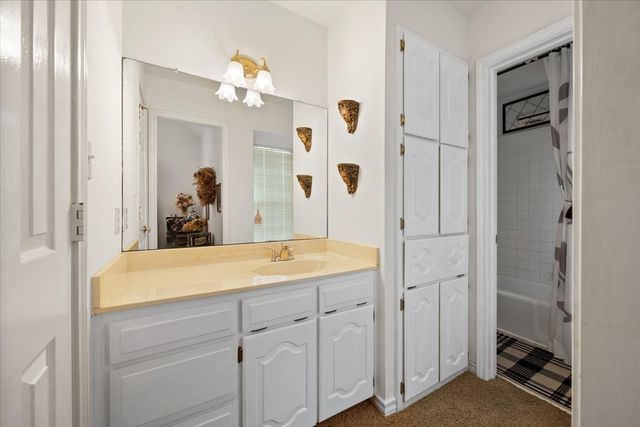 2 Sunset Lane, Fort Worth, TX 76108