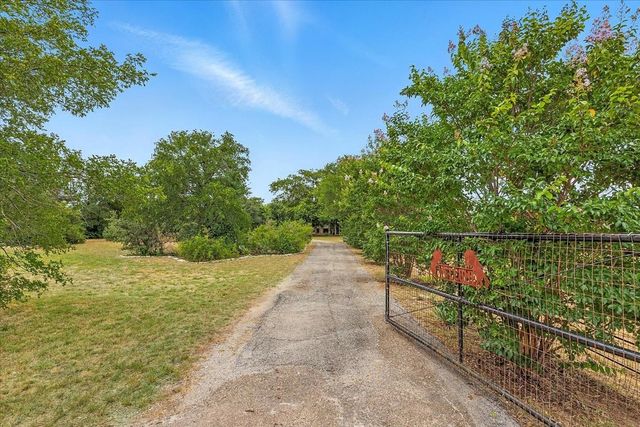 2 Sunset Lane, Fort Worth, TX 76108