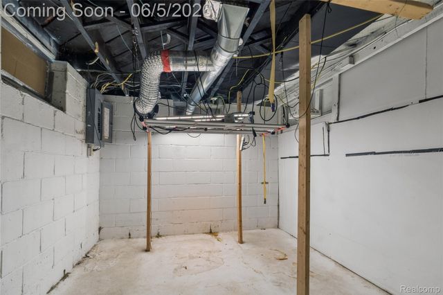679 Moran Avenue, Lincoln Park, MI 48146