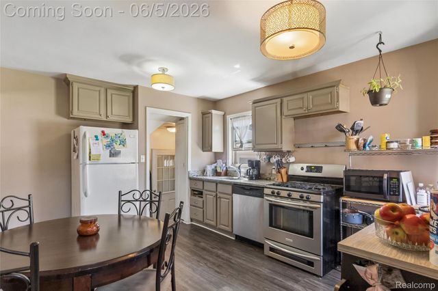 679 Moran Avenue, Lincoln Park, MI 48146