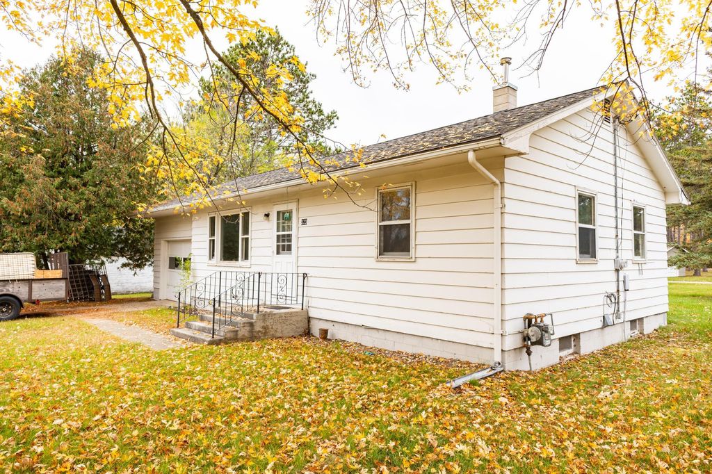 323 Main Street NW, Menahga, MN 56464 — photo 2