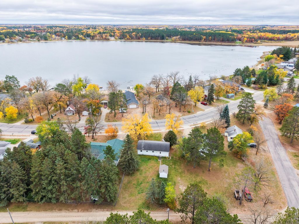 323 Main Street NW, Menahga, MN 56464 — photo 3