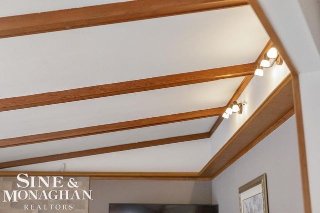 715 Pear Tree Lane, Grosse Pointe Woods, MI 48236