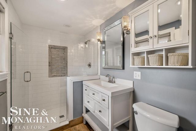 715 Pear Tree Lane, Grosse Pointe Woods, MI 48236