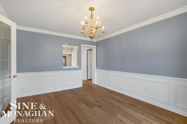 715 Pear Tree Lane, Grosse Pointe Woods, MI 48236