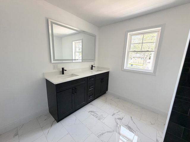 955 Crescent Street, New Bedford, MA 02745