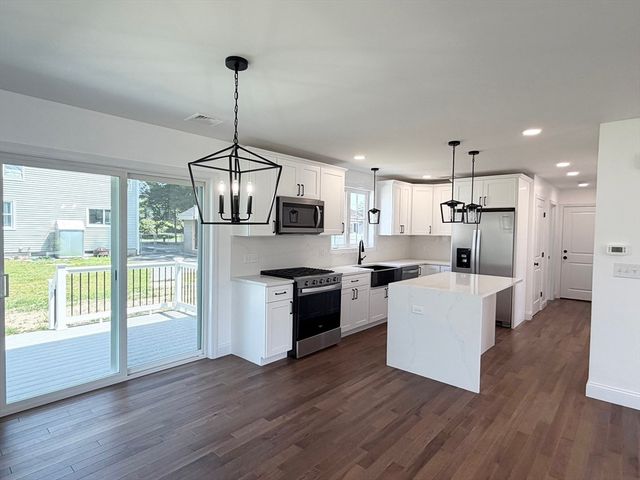 955 Crescent Street, New Bedford, MA 02745