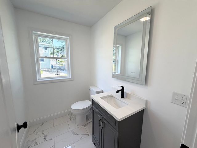 955 Crescent Street, New Bedford, MA 02745