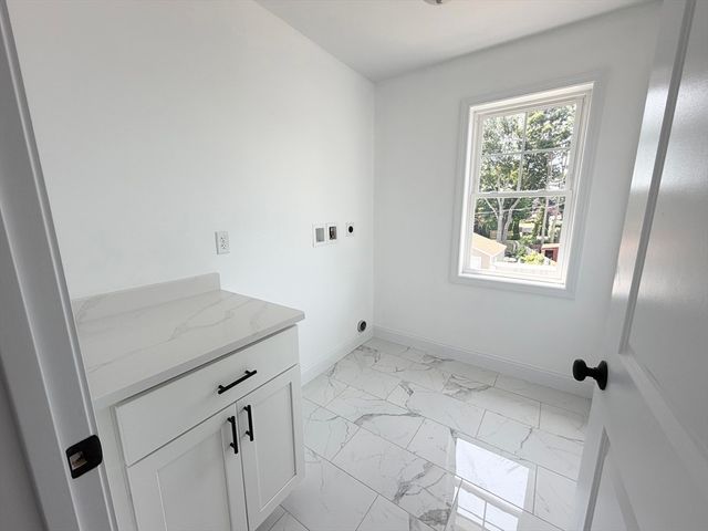 955 Crescent Street, New Bedford, MA 02745