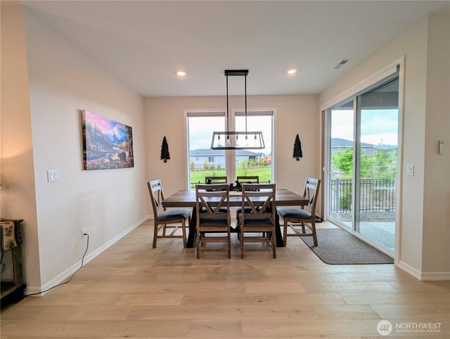 14830 207th Avenue E, Bonney Lake, WA 98391
