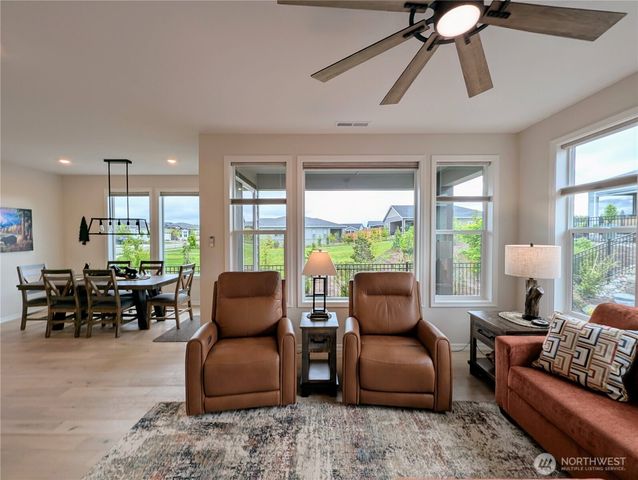 14830 207th Avenue E, Bonney Lake, WA 98391