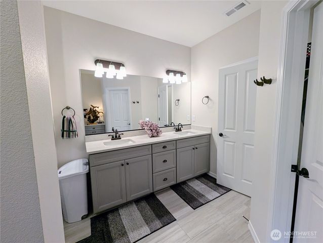 14830 207th Avenue E, Bonney Lake, WA 98391