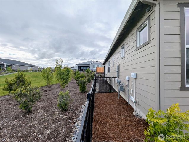 14830 207th Avenue E, Bonney Lake, WA 98391