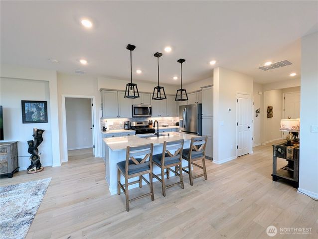 14830 207th Avenue E, Bonney Lake, WA 98391