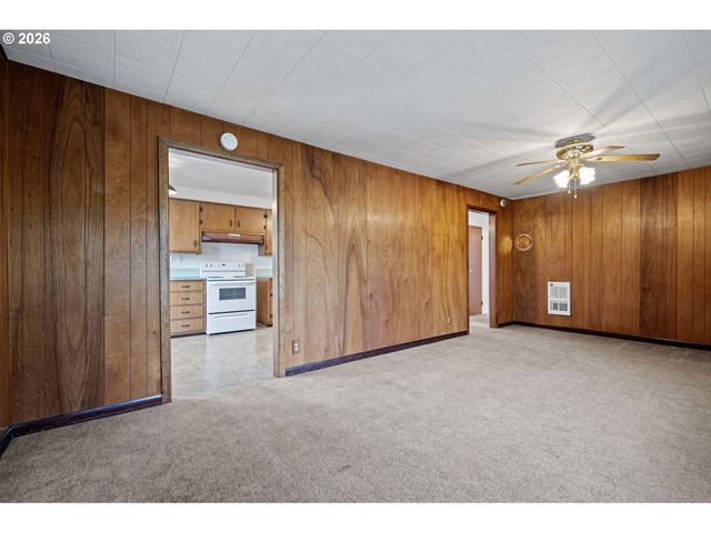 485 S 46TH St, Springfield, OR 97478
