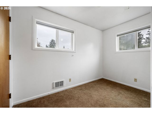 485 S 46TH St, Springfield, OR 97478