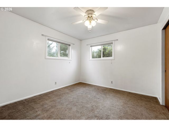 485 S 46TH St, Springfield, OR 97478