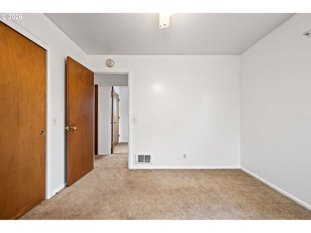 485 S 46TH St, Springfield, OR 97478