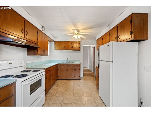 485 S 46TH St, Springfield, OR 97478