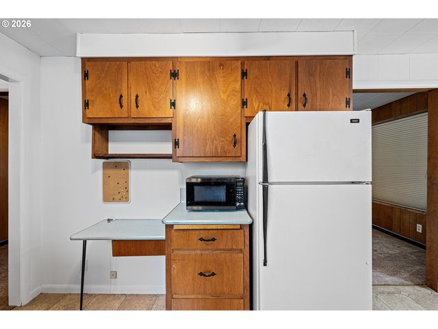 485 S 46TH St, Springfield, OR 97478