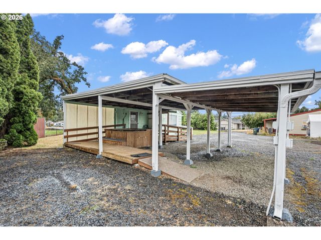 485 S 46TH St, Springfield, OR 97478
