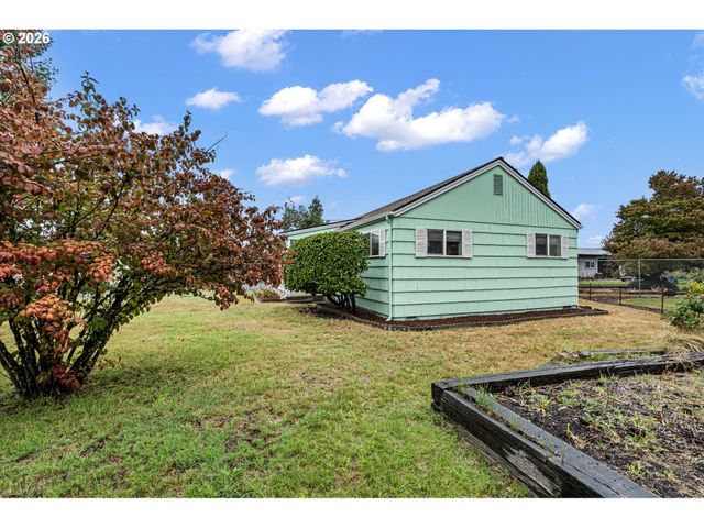 485 S 46TH St, Springfield, OR 97478