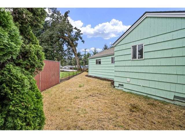 485 S 46TH St, Springfield, OR 97478