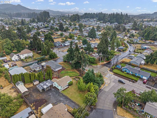 485 S 46TH St, Springfield, OR 97478