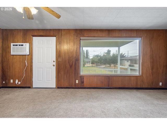 485 S 46TH St, Springfield, OR 97478