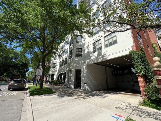 33 W Delaware Place 335, Chicago, IL 60610