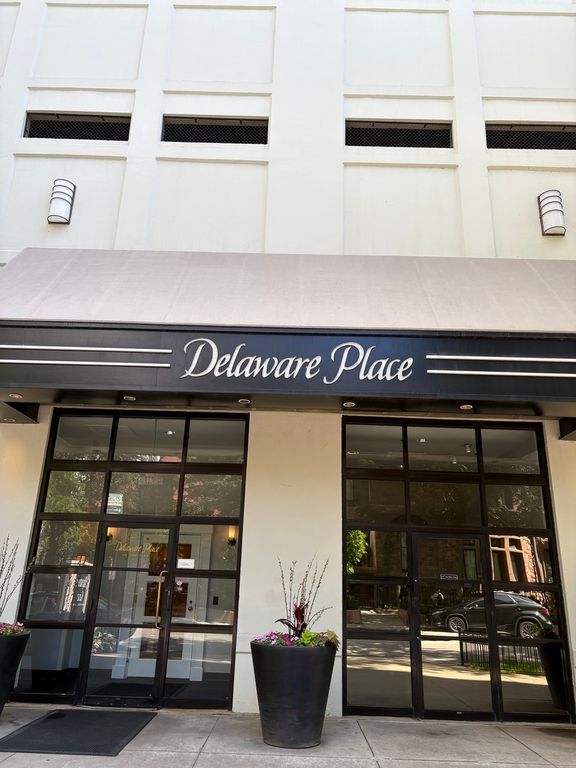 33 W Delaware Place 335, Chicago, IL 60610
