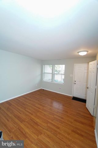 7 BRIAN CT, New Castle, DE 19720