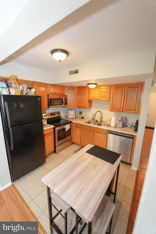 7 BRIAN CT, New Castle, DE 19720