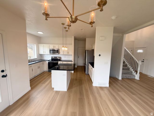 5049 W FORTROSE DR, Herriman, UT 84096