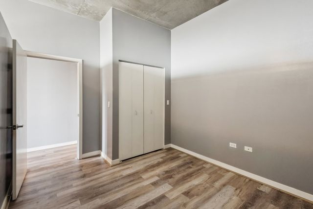 235 W Van Buren Street 2513, Chicago, IL 60607