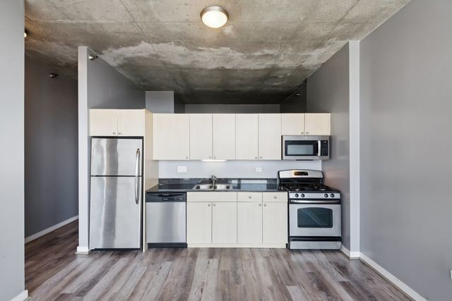235 W Van Buren Street 2513, Chicago, IL 60607
