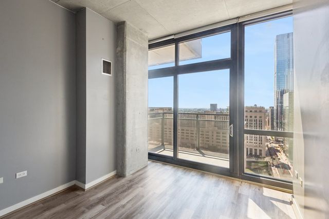 235 W Van Buren Street 2513, Chicago, IL 60607