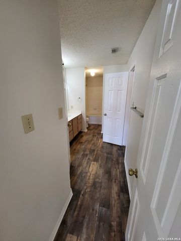 10614 Stonecreek Place, San Antonio, TX 78254