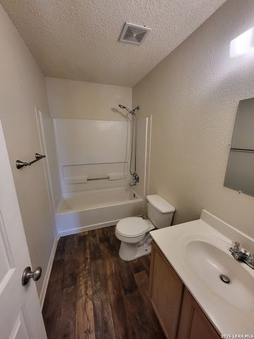 10614 Stonecreek Place, San Antonio, TX 78254