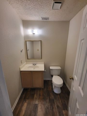 10614 Stonecreek Place, San Antonio, TX 78254