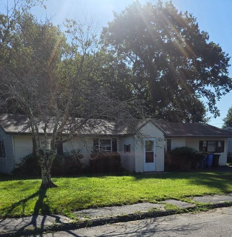 23 Mcdevitt Rd, Randolph, MA 02368
