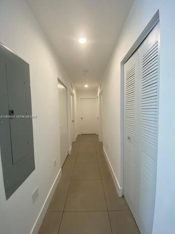 2561 NE 193rd St 1107, Miami, FL 33180