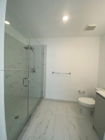 2561 NE 193rd St 1107, Miami, FL 33180