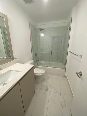 2561 NE 193rd St 1107, Miami, FL 33180