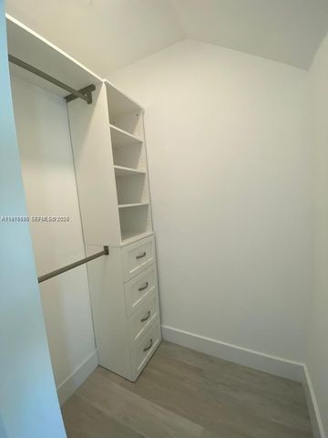 2561 NE 193rd St 1107, Miami, FL 33180