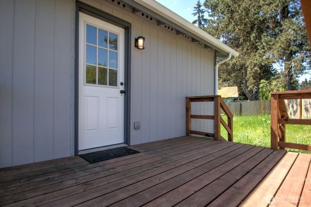 8933 Figberry Court SE, Yelm, WA 98597