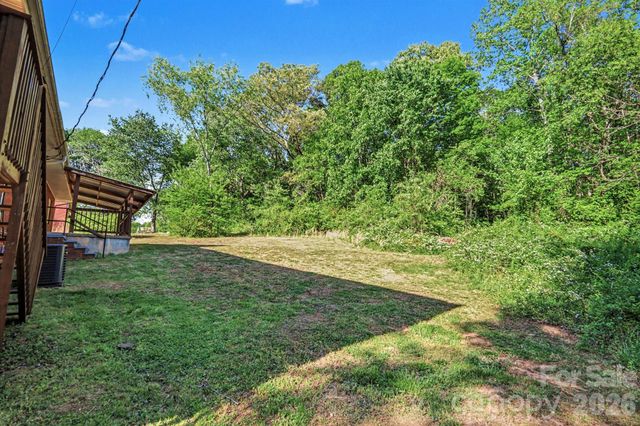 2330 18th Street NE, Hickory, NC 28601
