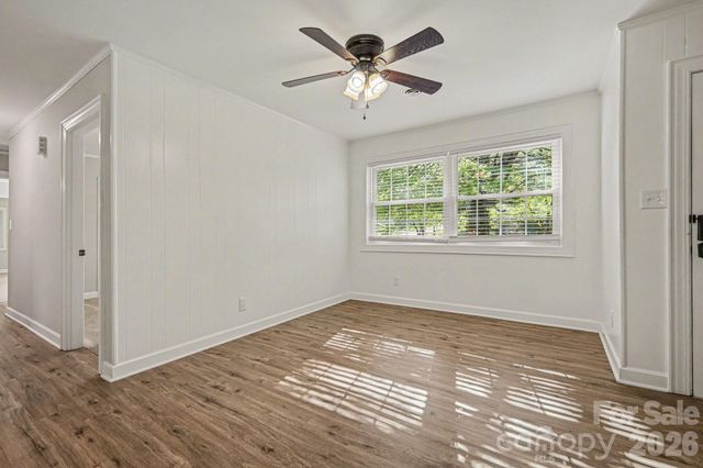 2330 18th Street NE, Hickory, NC 28601
